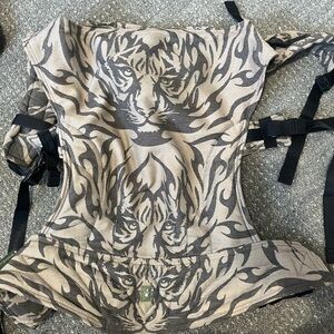 🖤Lenny Lamb Tiger Toddler Carrier🤎 FREE SHIPPING